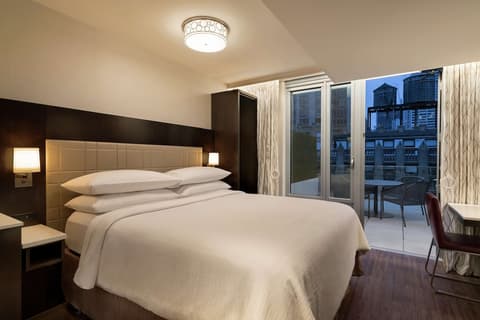 Embassy Suites by Hilton New York Manhattan Times Square, Room