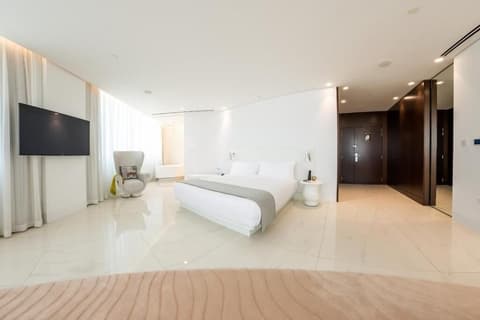 Mondrian Doha, Room