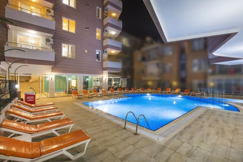 Hawaii Suite Beach Hotel, Pool