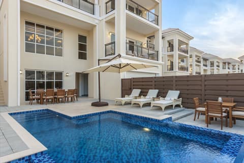 Al Habtoor Polo Resort, Private pool