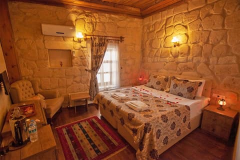 Diamond of Cappadocia, Room