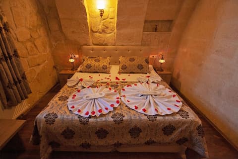 Diamond of Cappadocia, Room