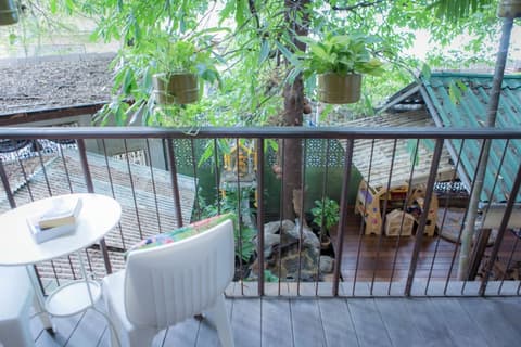 Phranakorn Nornlen Hotel, Balcony