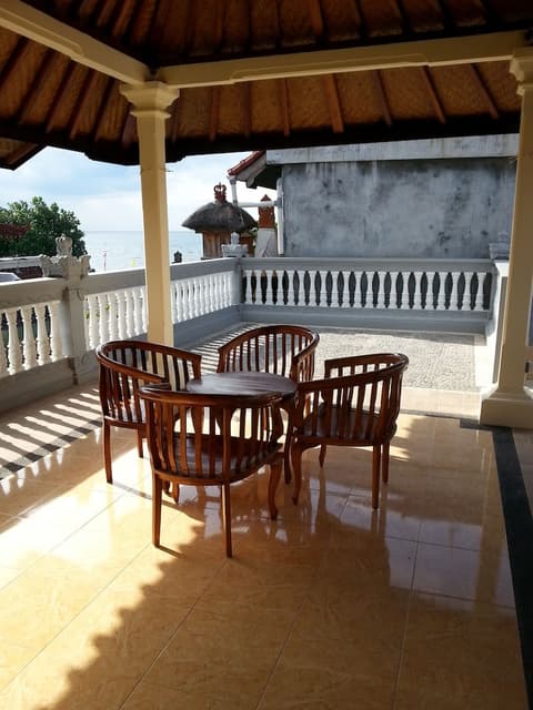 Puri Mandhara Lovina, Terrace/patio
