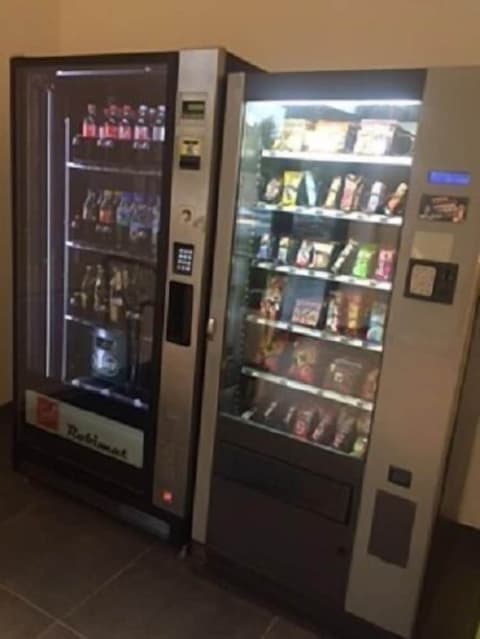 NOVINA Sleep Inn Herzogenaurach, Vending machine