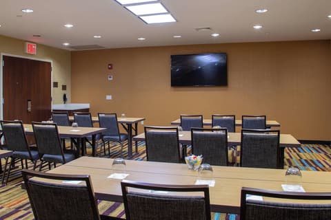 Fairfield Inn & Suites New York Queens/Fresh Meadows, Meeting facility