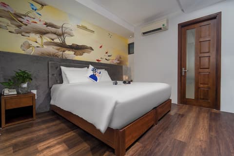 Delicate Hotel, Room