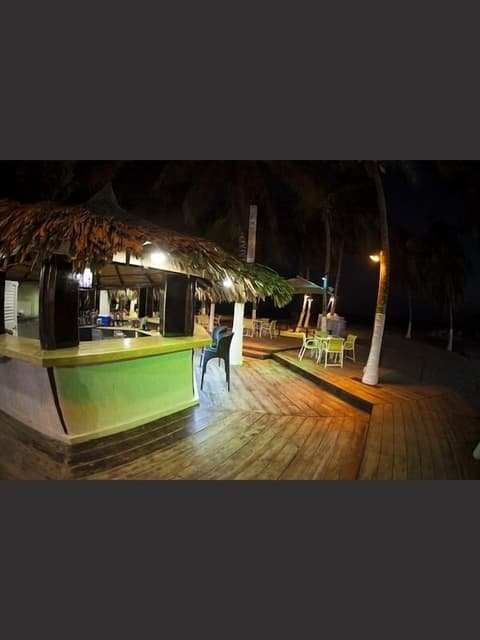 Yaque Beach Hotel, Bar (on property)
