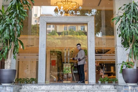 The Lapis Hotel, Concierge desk