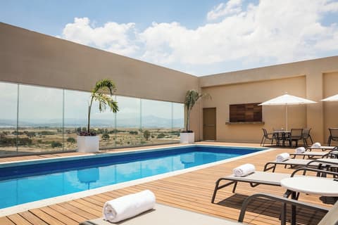 Fiesta Inn Silao Puerto Interior, Pool