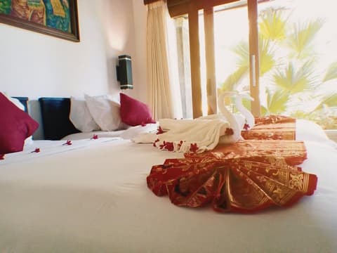 The Galuh Pekutatan, Room