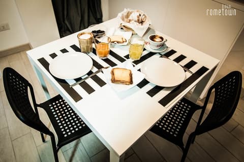 RomeTown, Meeting facility