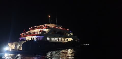 Crown Beach Hotel Maldives, Bar (on property)