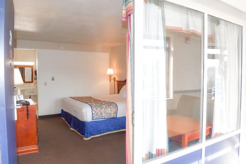 Attleboro Motor Inn, Room