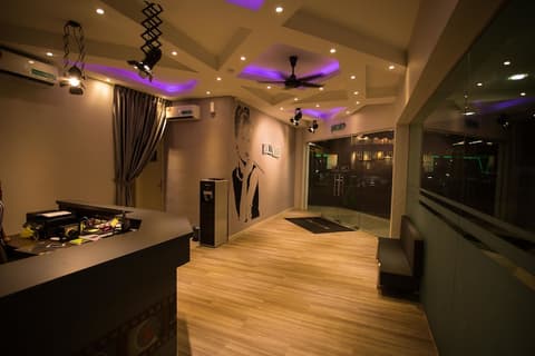 Hollywood Hotel, Lobby