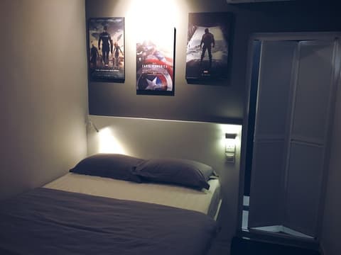 Hollywood Hotel, Room