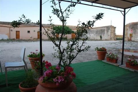 Baglio Maragani Az Agric B&B, Exterior