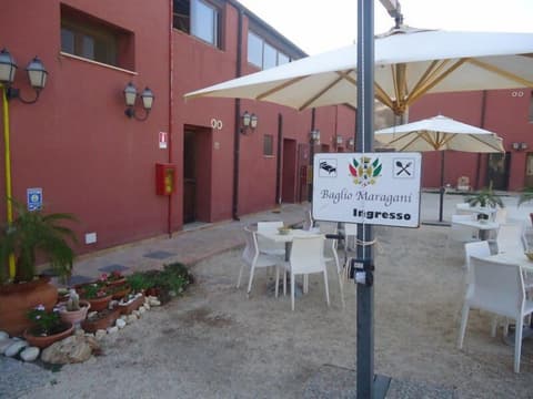 Baglio Maragani Az Agric B&B, Outdoor dining
