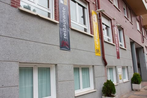 Hotel Cuéntame, Front of property