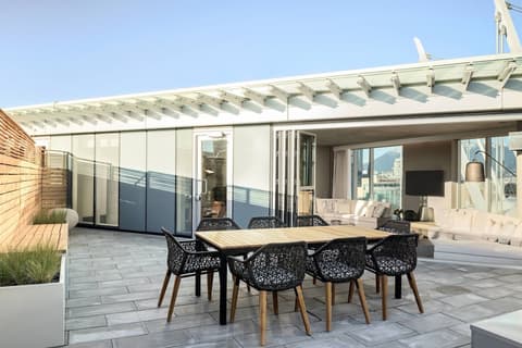 the DOUGLAS, Autograph Collection, Room