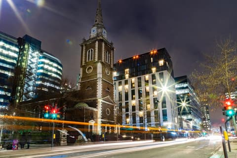 Hotel Saint, Front of property