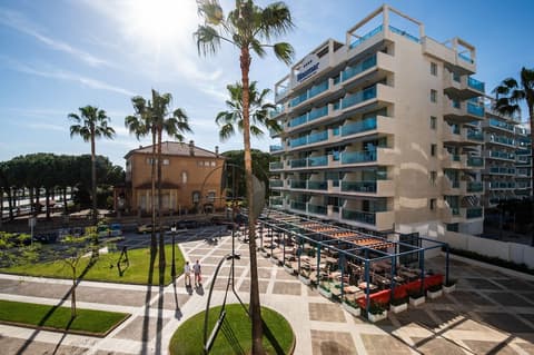 Acacias Apartamentos Salou, Beach