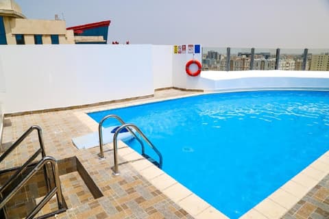 The Town Hotel Doha, Pool