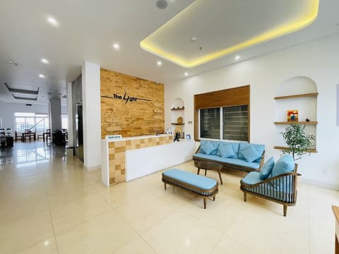 The Light Hotel, Reception