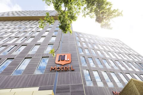 Motel L Älvsjö, Exterior