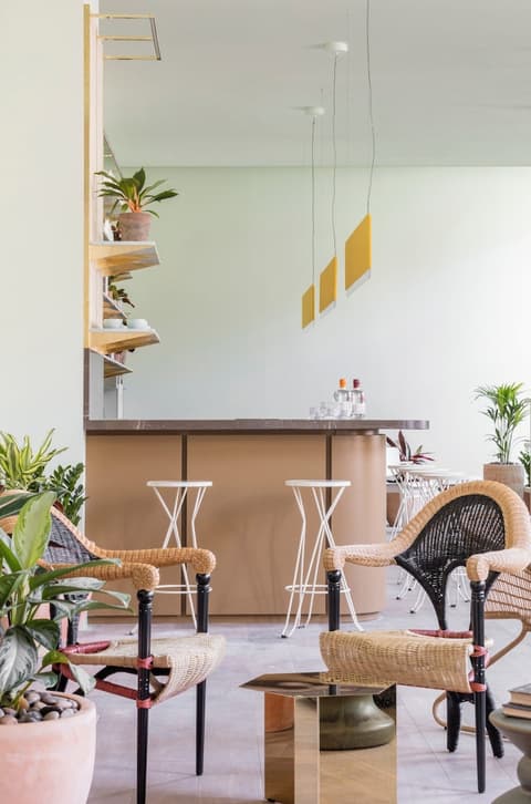 Eden Locke, Lobby sitting area