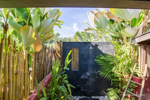 Hati Padi Cottages, Bathroom shower