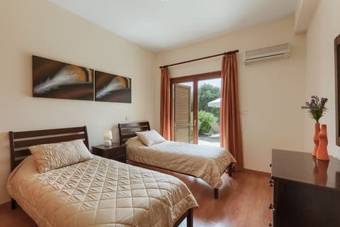 Aphrodite Hills Rentals – Junior Villas, Room