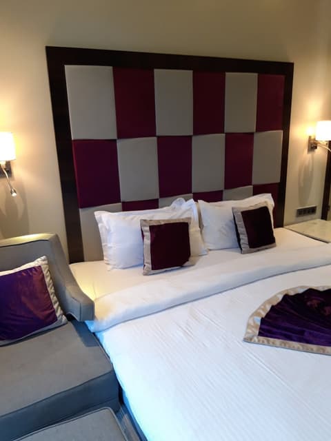 The Flora Grand, Room