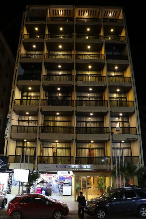 Grand Suites Hotel, Front of property