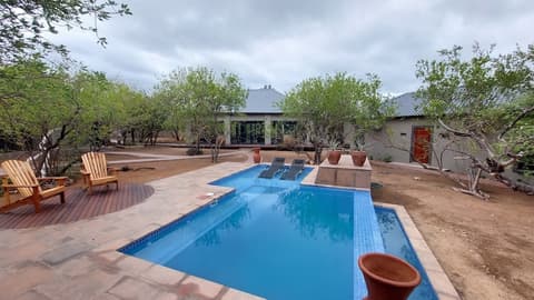 The Baobab Bush Lodge, Pool