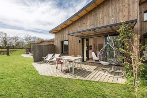 Center Parcs Villages Nature Paris, Terrace/patio