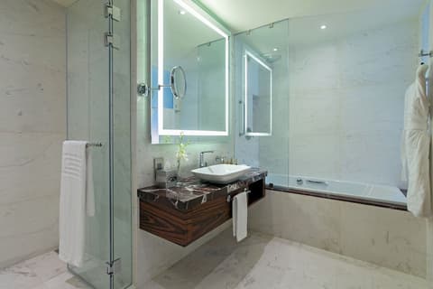 Millennium Plaza Doha, Room