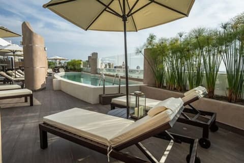 Jose Antonio Deluxe, Pool