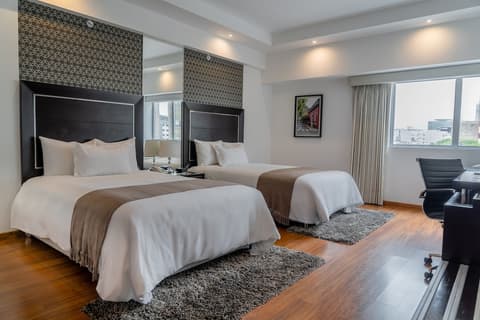 Jose Antonio Deluxe, Room