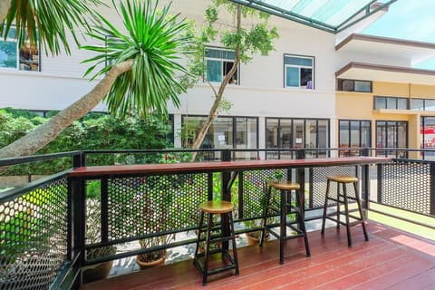 THE LITTLE NEST HOTEL, Lobby sitting area