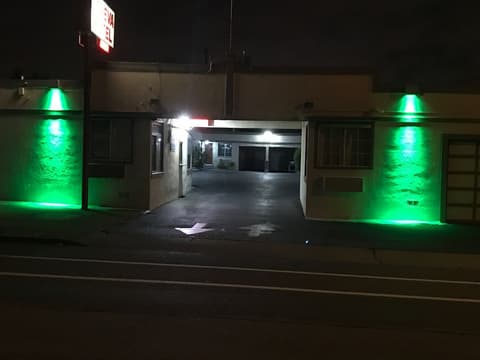 Geneva Motel Daly City, Property entrance