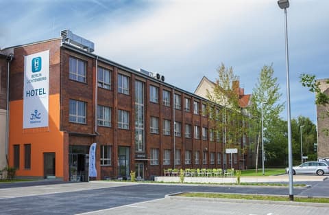 H24 Berlin Lichtenberg, Front of property