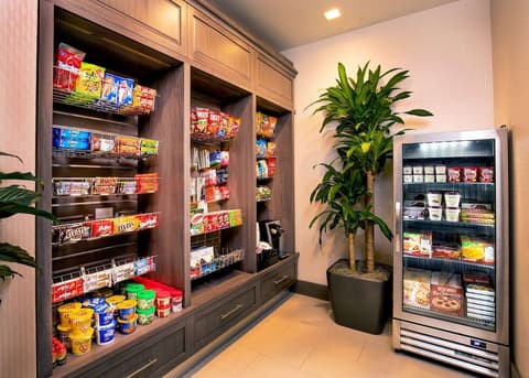 Hilton Garden Inn NYC Financial Center/Manhattan Downtown, Snack bar