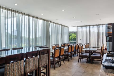 Best Western Braintree Inn, Breakfast area