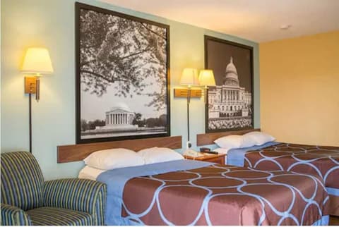 Super 8 by Wyndham Alexandria/Washington D.C. Area, Room