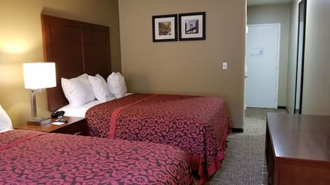 Days Inn by Wyndham Brooklyn Marine Park, Room