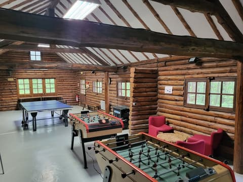 Hôtel Centre Port-Royal, Game room