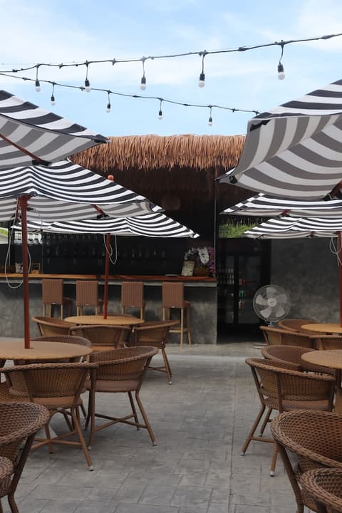 Panphuree Residence, Bar (on property)