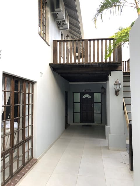 Lalapanzi Guest House, 