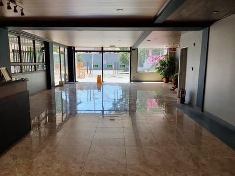 Hotel Brasilia, Interior entrance